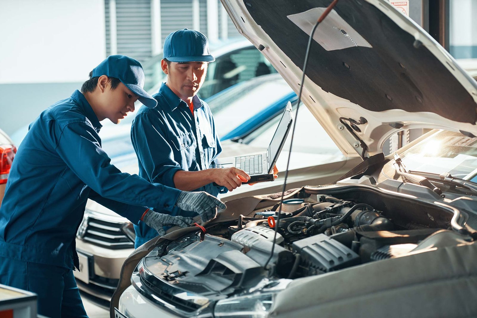 repairing-car-small.jpg